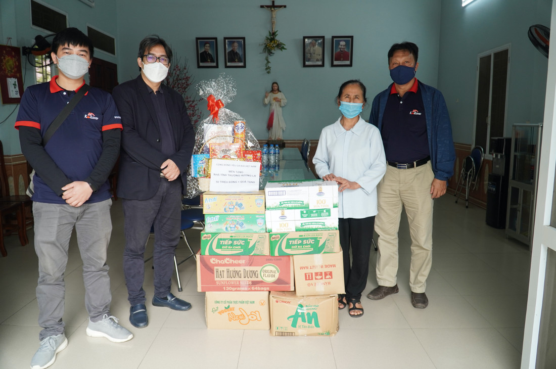 Koilover thăm và tặng quà cho nhà tình thương Hương La (Bắc Ninh)